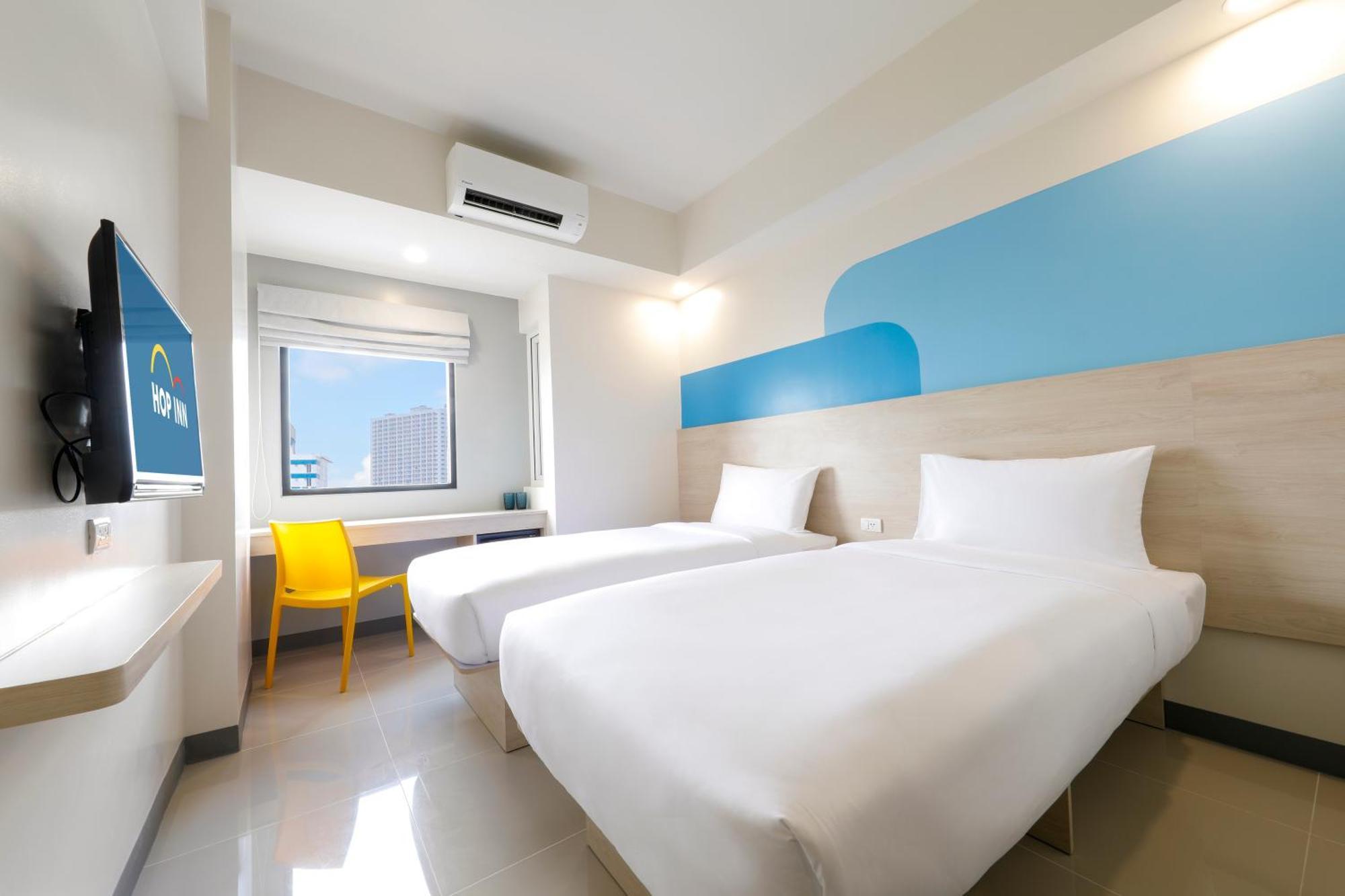 Hop Inn Hotel Iloilo Екстериор снимка