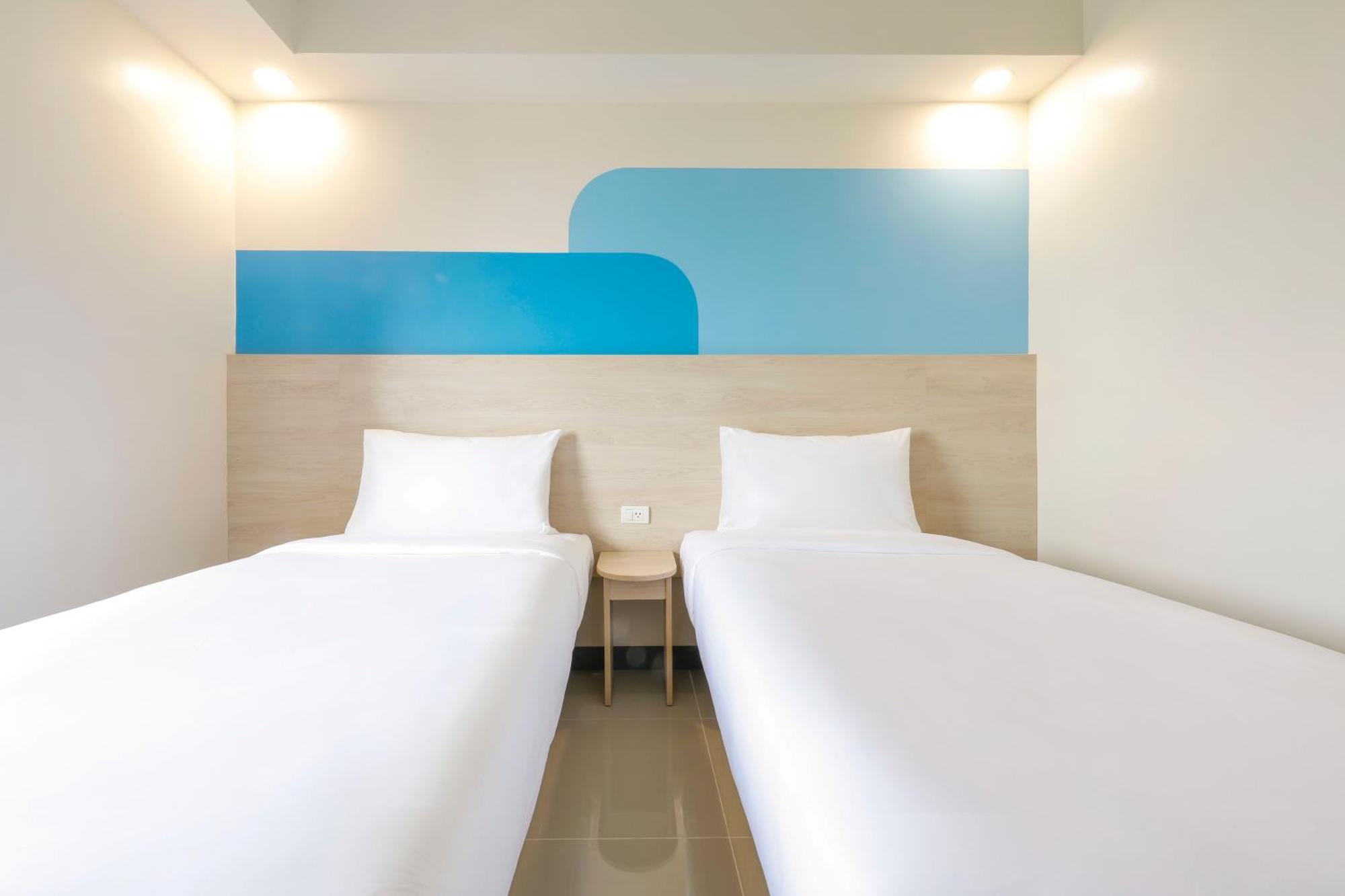 Hop Inn Hotel Iloilo Екстериор снимка